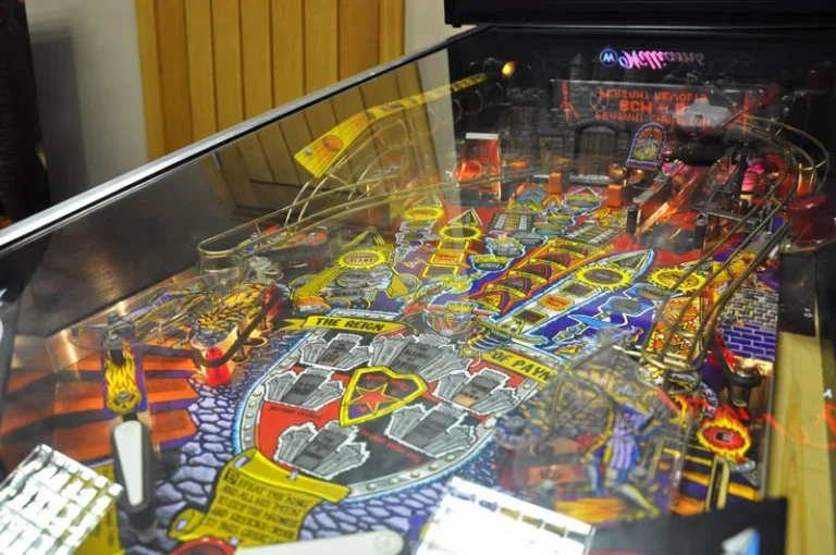 The Medieval Madness Pinball Machine 1997 - Image 4