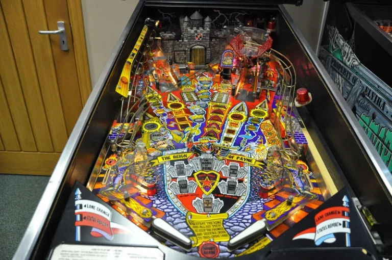 The Medieval Madness Pinball Machine 1997 - Image 3